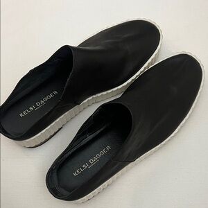 Kelsi Dagger Black Slip-On  Leather Slides with White Ridged Sole size 6